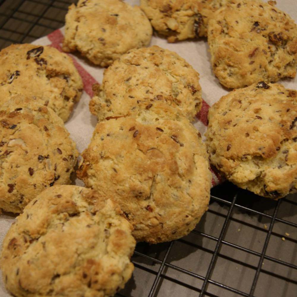 Scones med tranebær og nøtter